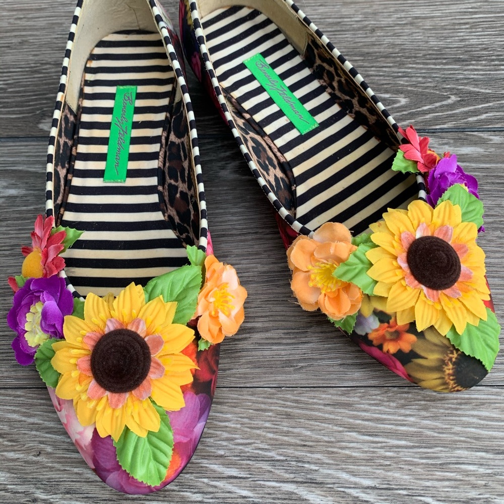 NEW Vtg Beverly Feldman Shoes floral size 8M